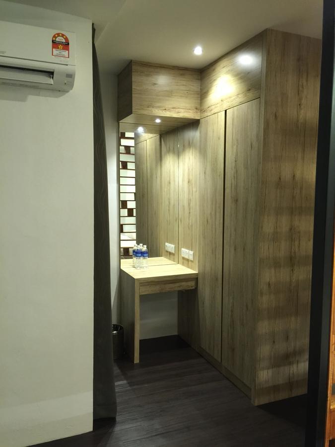 The Oikos Hotel Pontian Kecil Dış mekan fotoğraf