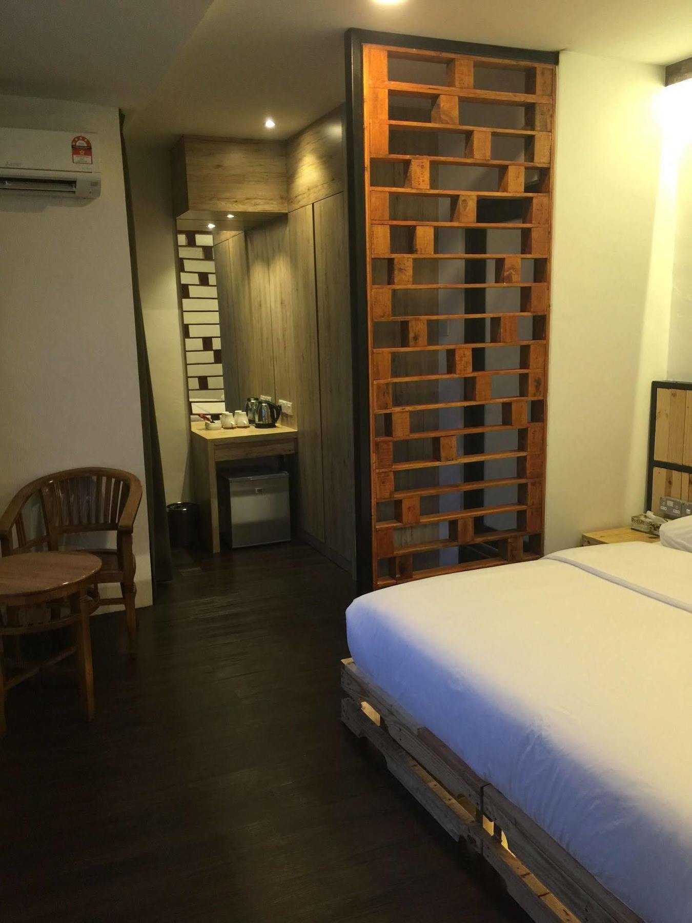 The Oikos Hotel Pontian Kecil Dış mekan fotoğraf