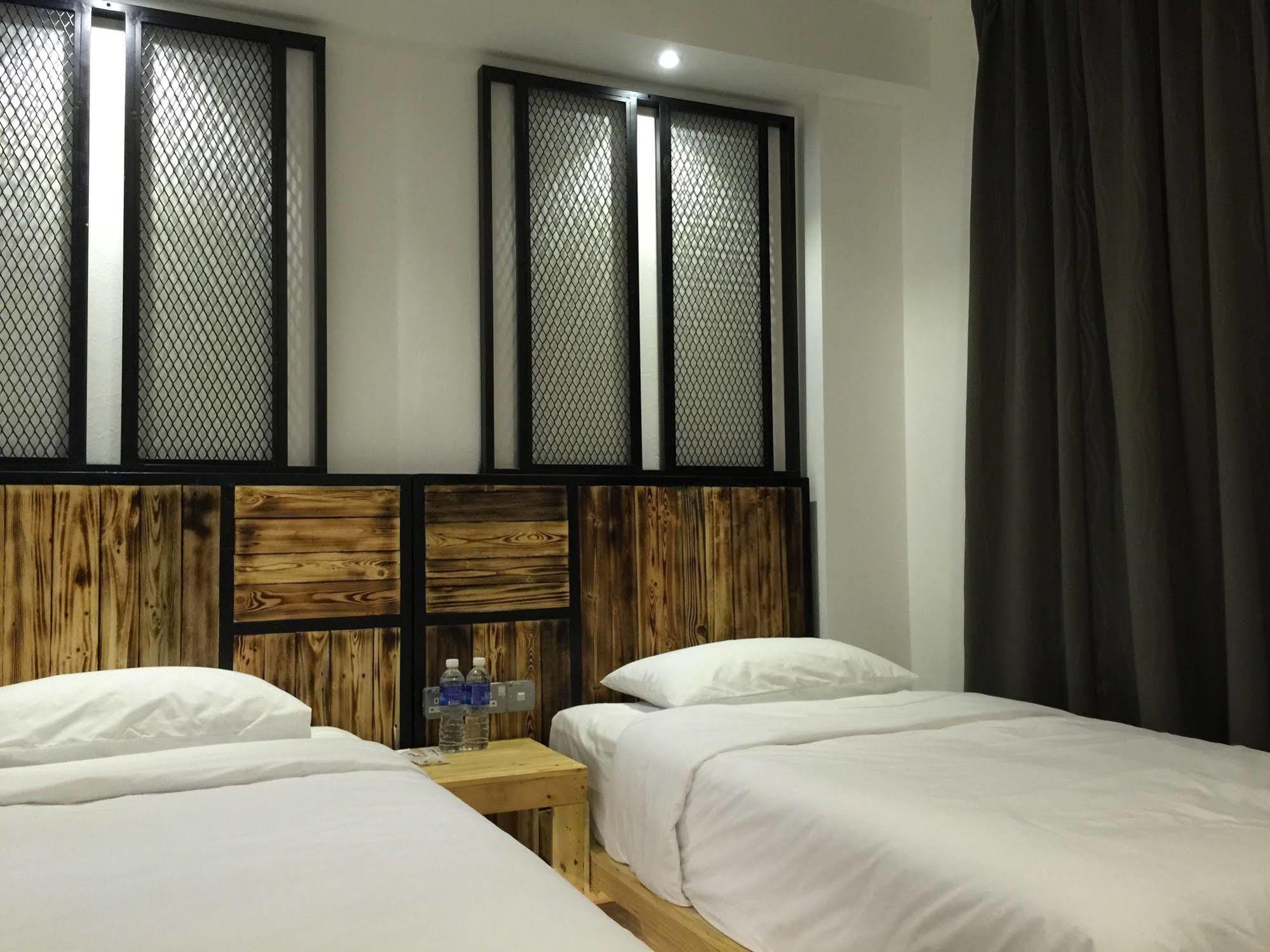 The Oikos Hotel Pontian Kecil Dış mekan fotoğraf