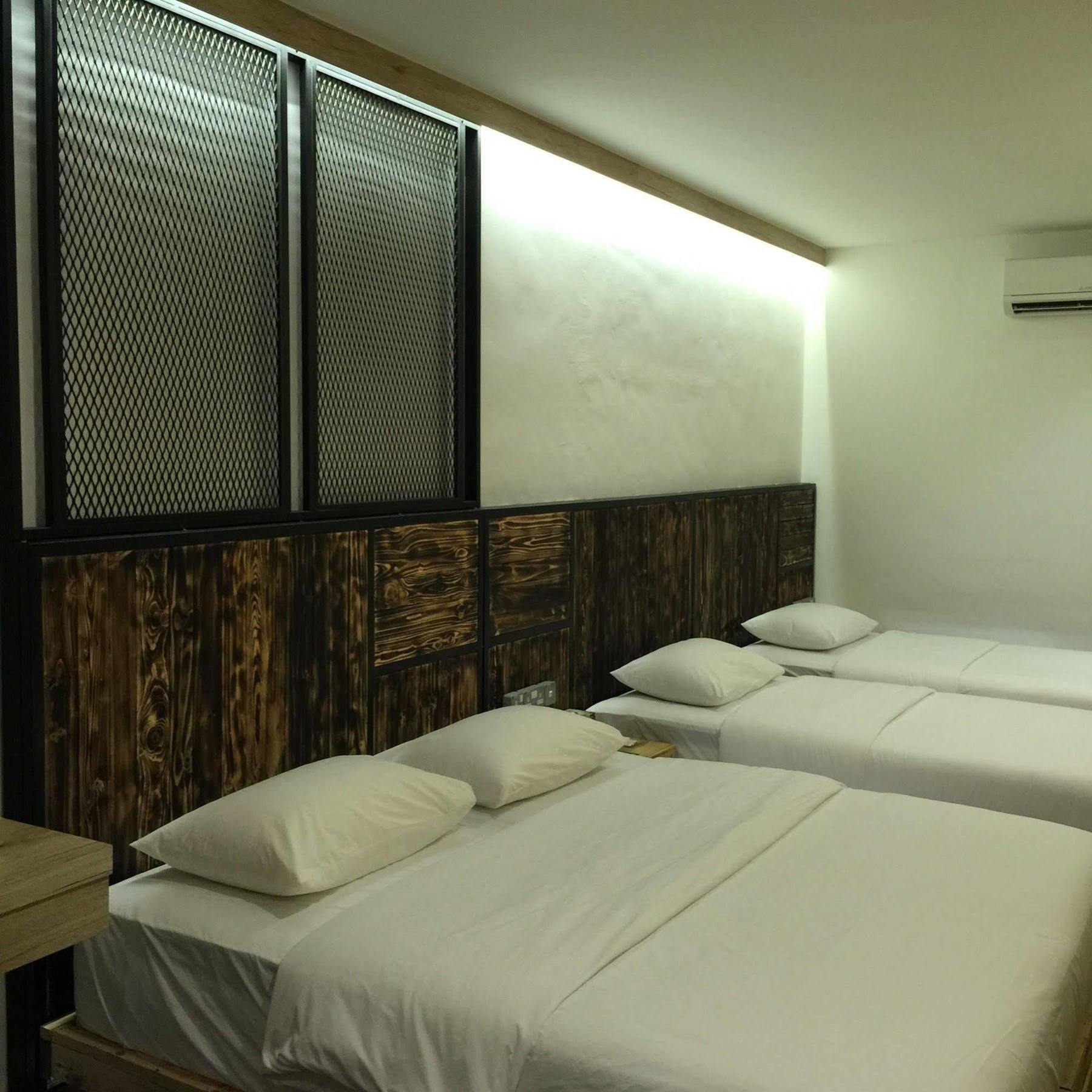The Oikos Hotel Pontian Kecil Dış mekan fotoğraf
