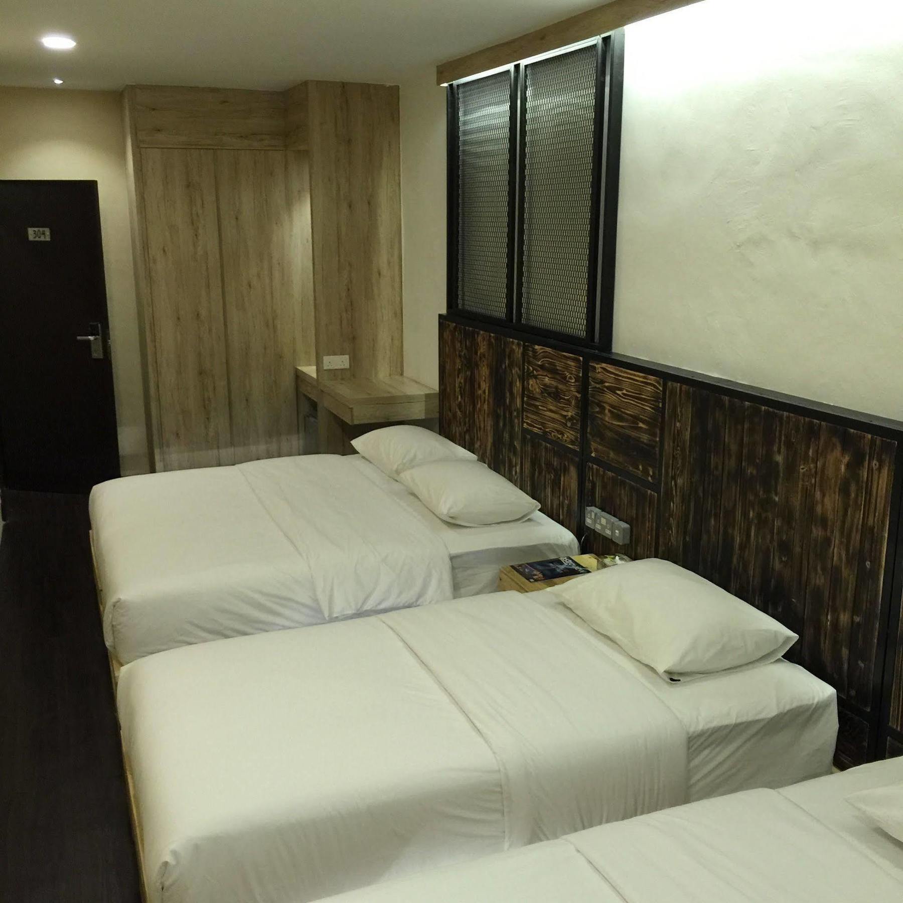The Oikos Hotel Pontian Kecil Dış mekan fotoğraf
