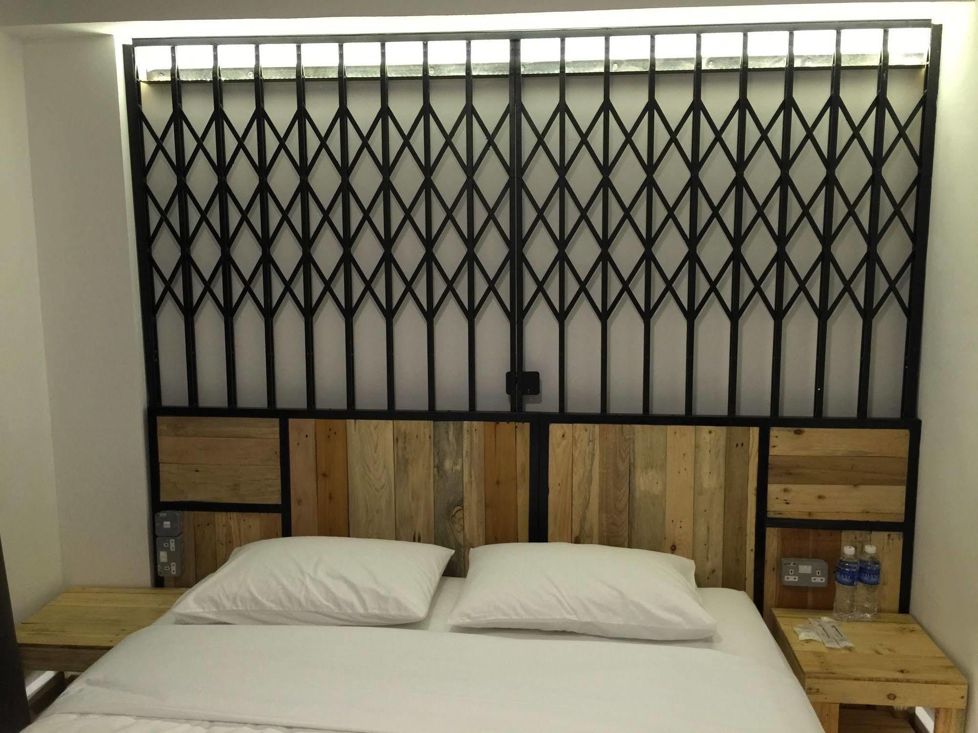 The Oikos Hotel Pontian Kecil Dış mekan fotoğraf