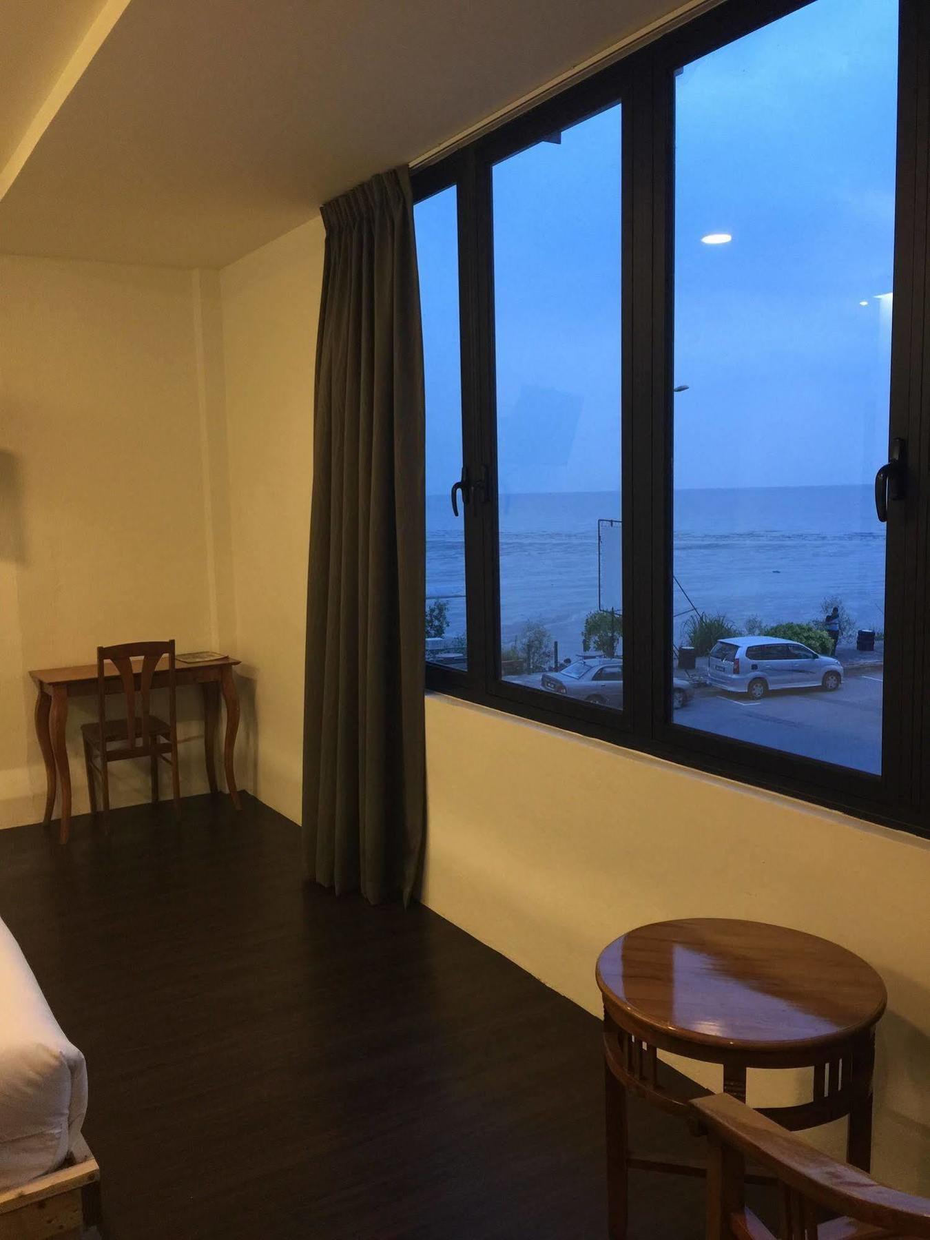 The Oikos Hotel Pontian Kecil Dış mekan fotoğraf