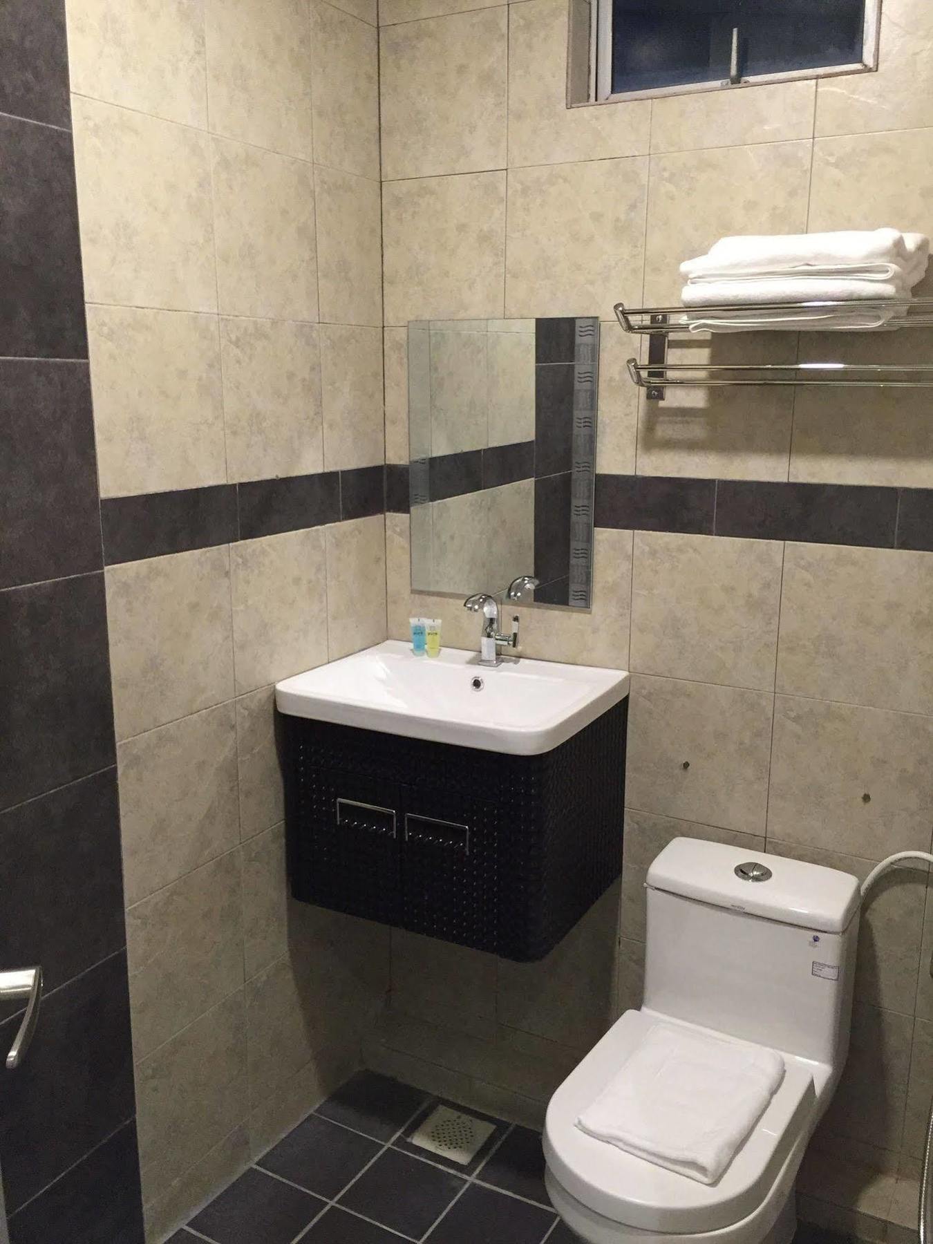 The Oikos Hotel Pontian Kecil Dış mekan fotoğraf
