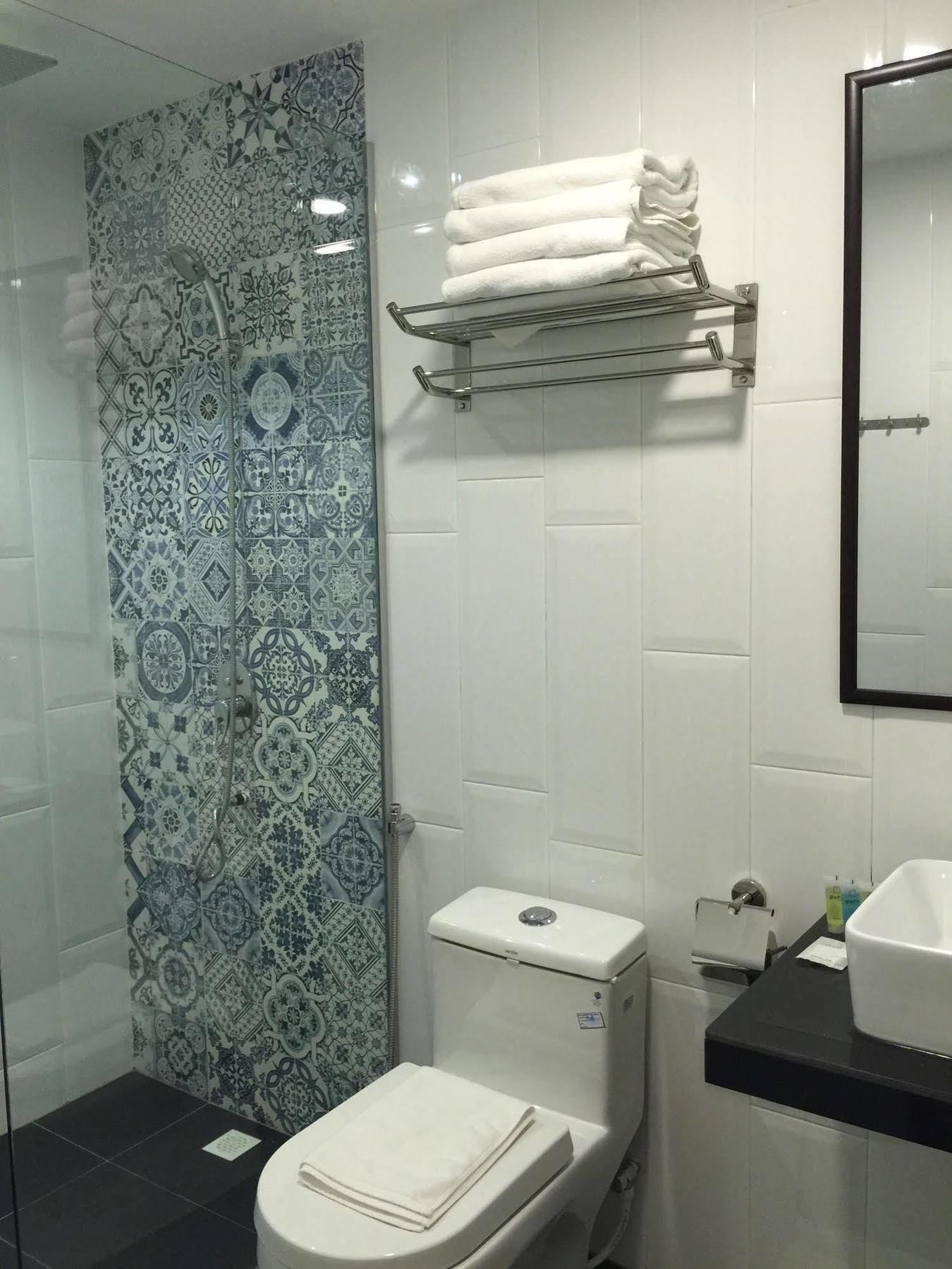 The Oikos Hotel Pontian Kecil Dış mekan fotoğraf